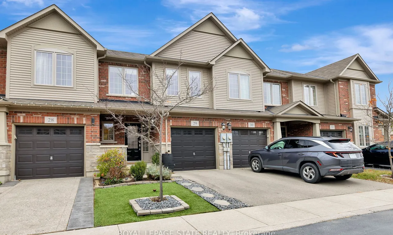 45 Royal Winter Dr, Hamilton, ON L0R 1C0