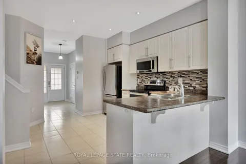 45 Royal Winter Dr, Hamilton, ON L0R 1C0