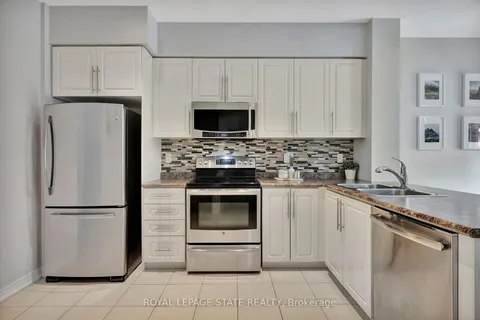 45 Royal Winter Dr, Hamilton, ON L0R 1C0