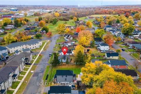 26 Perenack Ave, Welland, ON L3C 2C6