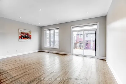 699 Thomas Slee Dr, Kitchener, ON N2P 2Y8