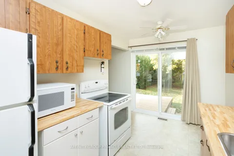 215 William St, Kawartha Lakes, ON K9V 4B8