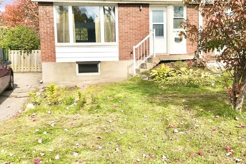 684 Dane Ave, North Bay, ON P1B 7G7