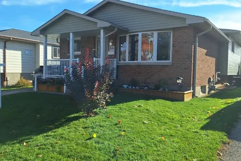 84 Ponderosa Cres, London, ON N6E 2L7