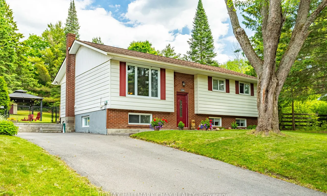 224 Oriole Cres, Gravenhurst, ON P1P 1C6