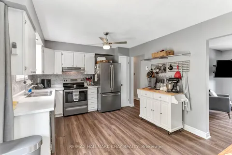 224 Oriole Cres, Gravenhurst, ON P1P 1C6