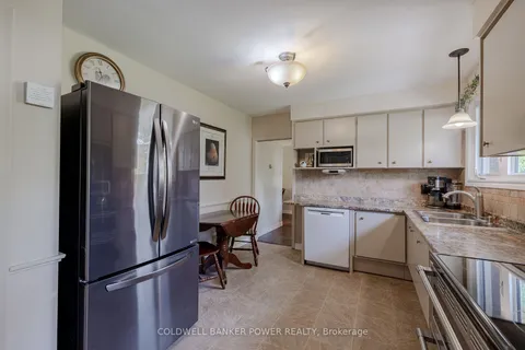 1 Torrington Cres, London, ON N6C 2V8