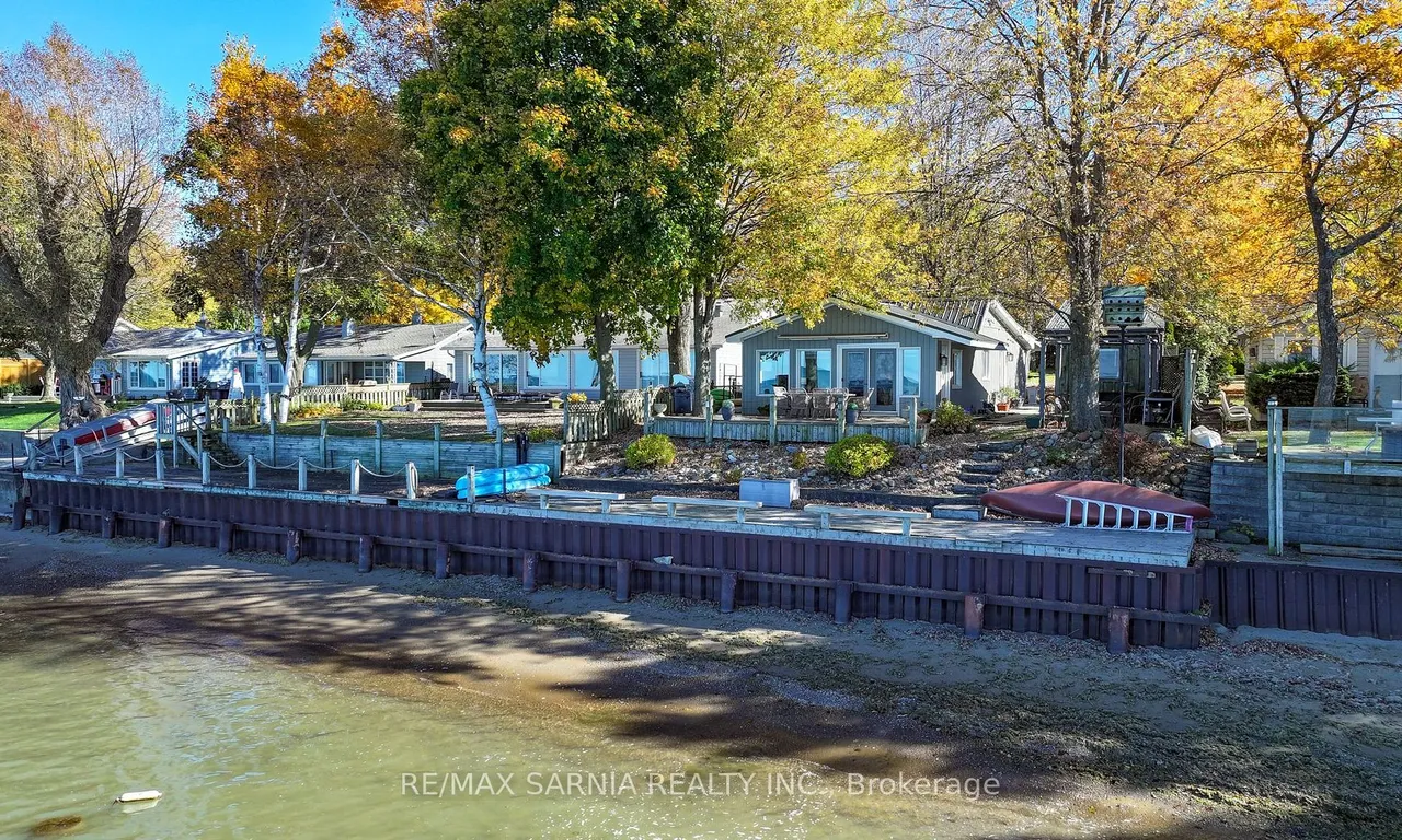 5322 Broadview Ave, Lambton Shores, ON N0N 1J7