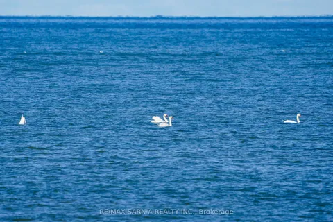 5322 Broadview Ave, Lambton Shores, ON N0N 1J7