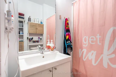 261 Darling St, Brantford, ON N3S 3X5