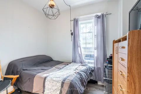 261 Darling St, Brantford, ON N3S 3X5