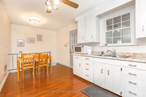 32 McCann St, Quinte West, ON K8V 1W1