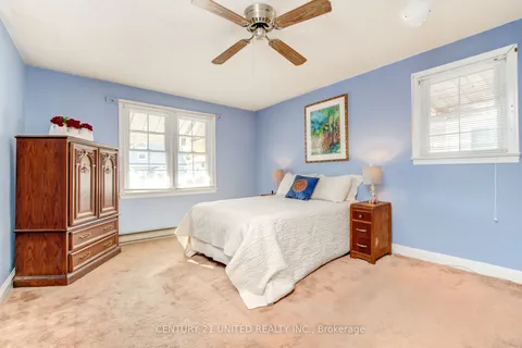 32 McCann St, Quinte West, ON K8V 1W1