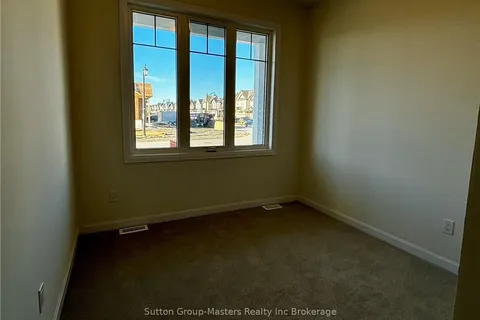 46 OAKMONT Dr, Loyalist, ON K0H 1G0