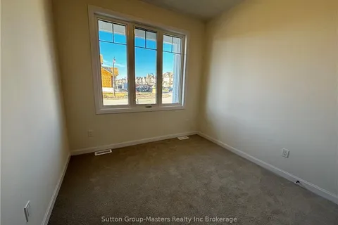 46 OAKMONT Dr, Loyalist, ON K0H 1G0