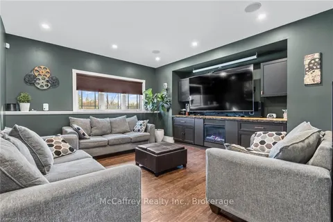 3994 HOWES Rd, Kingston, ON K0H 2H0