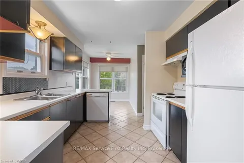 363 WATERLOO Dr, Kingston, ON K7M 8L2
