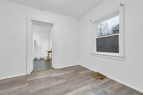 91 Bridge St, Belleville, ON K8P 1J4