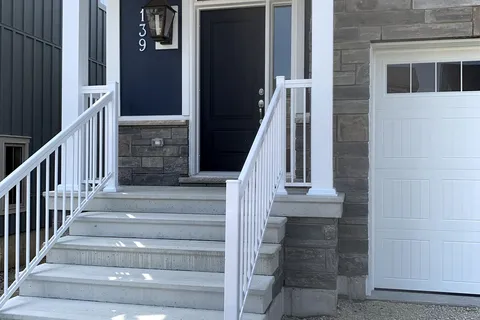 139 Courtland St, Blue Mountains, ON L9Y 4E4