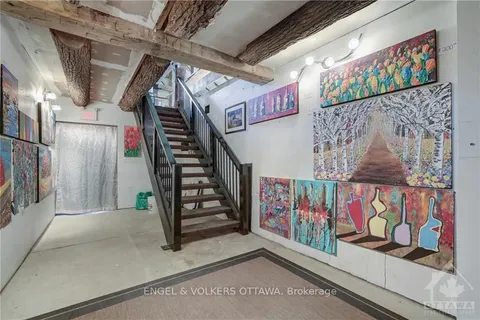 9261 33, Greater Napanee, ON K0H 1G0