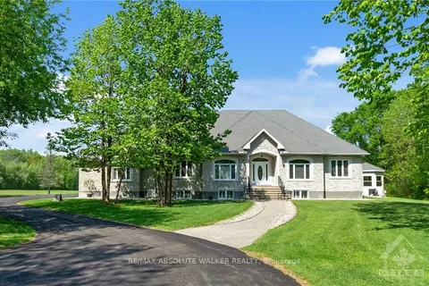 2501 KEARNS Way, Greely - Metcalfe - Osgoode - Vernon and Area, ON K4P 1R9