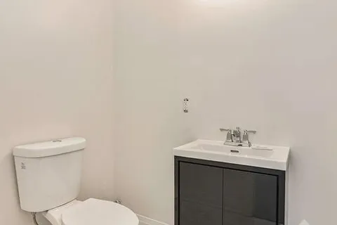 165 LONGPRE St, Vanier and Kingsview Park, ON K1L 7J5