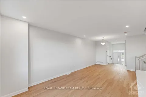 704 FAIRLINE Row, Kanata, ON K2S 1E7