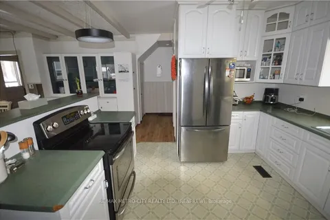 2879 LAKE DORE Road, North Algona Wilberforce, ON K7V 1X0