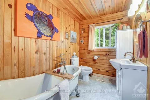 31 REID Lane, South Algonquin, ON K0J 2C0