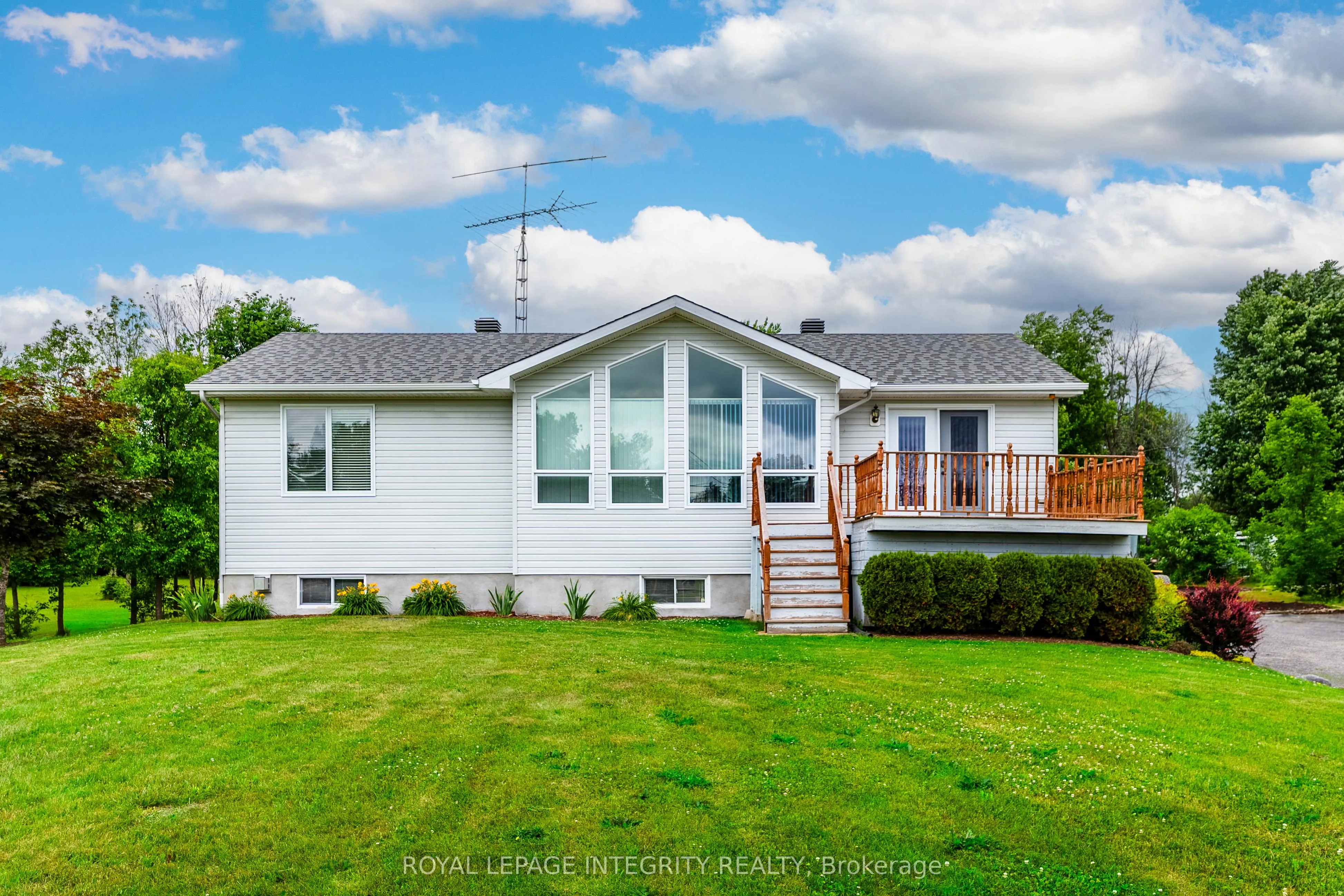 14977 COUNTY RD 2 Road, South Stormont, ON K0C 1M0