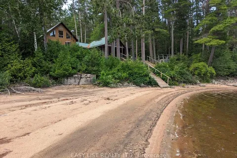 35692 Hwy 17 N/A, ON K0J 1P0