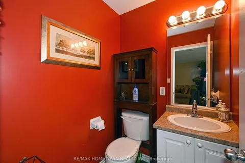 16 REGENCY Pl, Brockville, ON K6V 7M5