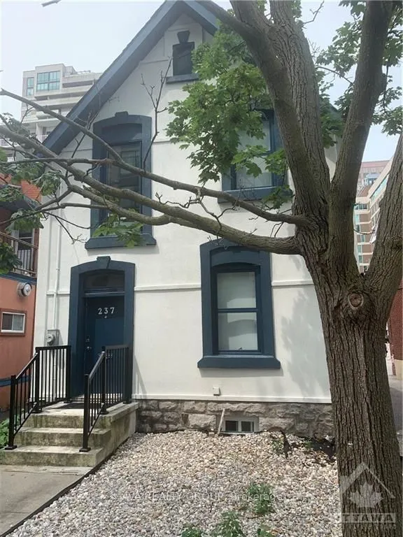 237 NEPEAN Street, ON K2P 0B7
