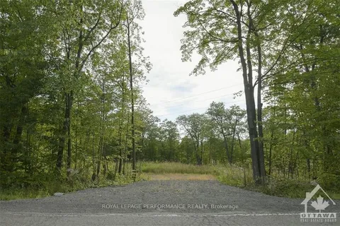 1310 CUMBERLAND RIDGE Drive, ON K4C 1E1