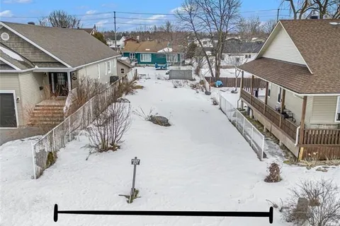 1673 KINDERSLEY Avenue, ON K1C 4V4