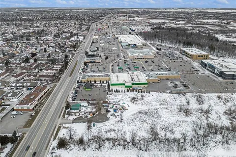 1673 KINDERSLEY Avenue, ON K1C 4V4