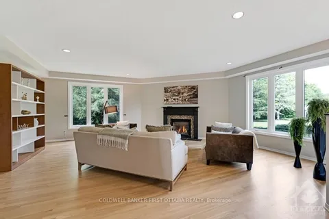 5525 PETTAPIECE Cres, Manotick - Kars - Rideau Twp and Area, ON K4M 1C6