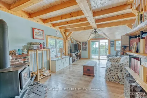 19 WEST DEVIL LAKE Lane, South Frontenac, ON K0G 1X0