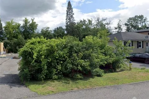 1640 KINGSDALE Ave, Blossom Park - Airport and Area, ON K1T 1H4