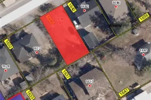 1640 KINGSDALE Ave, Blossom Park - Airport and Area, ON K1T 1H4