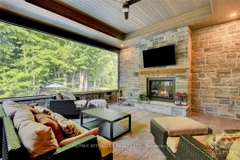 1443 DUCHESS Cres, Manotick - Kars - Rideau Twp and Area, ON K4M 1K2