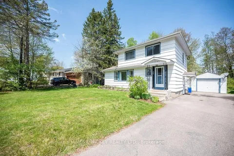 36 THOMSON Cres, Deep River, ON K0J 1P0