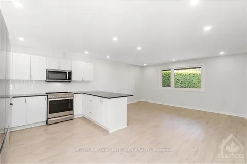 12 ST ANDREWS Circle, Kanata, ON K2L 1L3
