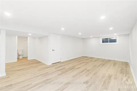 12 ST ANDREWS Circle, Kanata, ON K2L 1L3