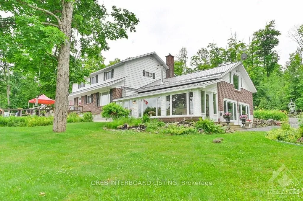 17276 41, Addington Highlands, ON K0H 1K0