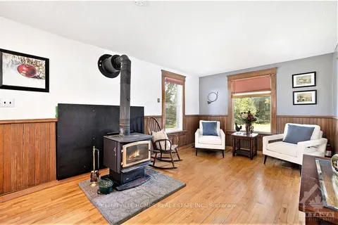 11161 SANDY ROW Rd, North Dundas, ON K0E 1W0