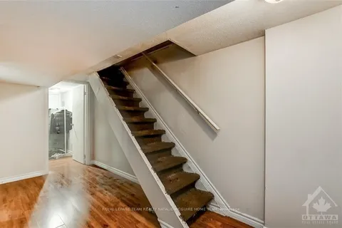 554 MCLEOD St, Ottawa Centre, ON K1R 5R3