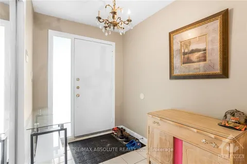 408-410 ALLEN Blvd, Vanier and Kingsview Park, ON K1L 7B5