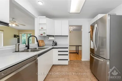 12 PORTER St, Stittsville - Munster - Richmond, ON K2S 1P8