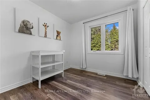 883 PINERY Rd, Montague, ON K7A 4S7